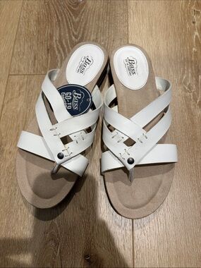 Bass White Leather Crisscross Toe-Loop Sandals size 7.5